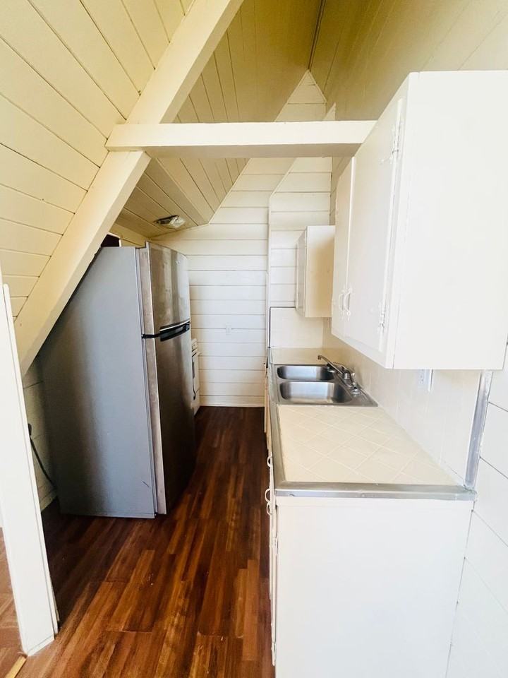25563 Main St - Photo 3 of 5