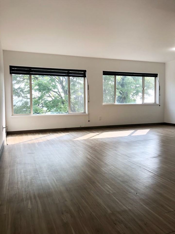 Bayview Apartments - Photo 7 of 32