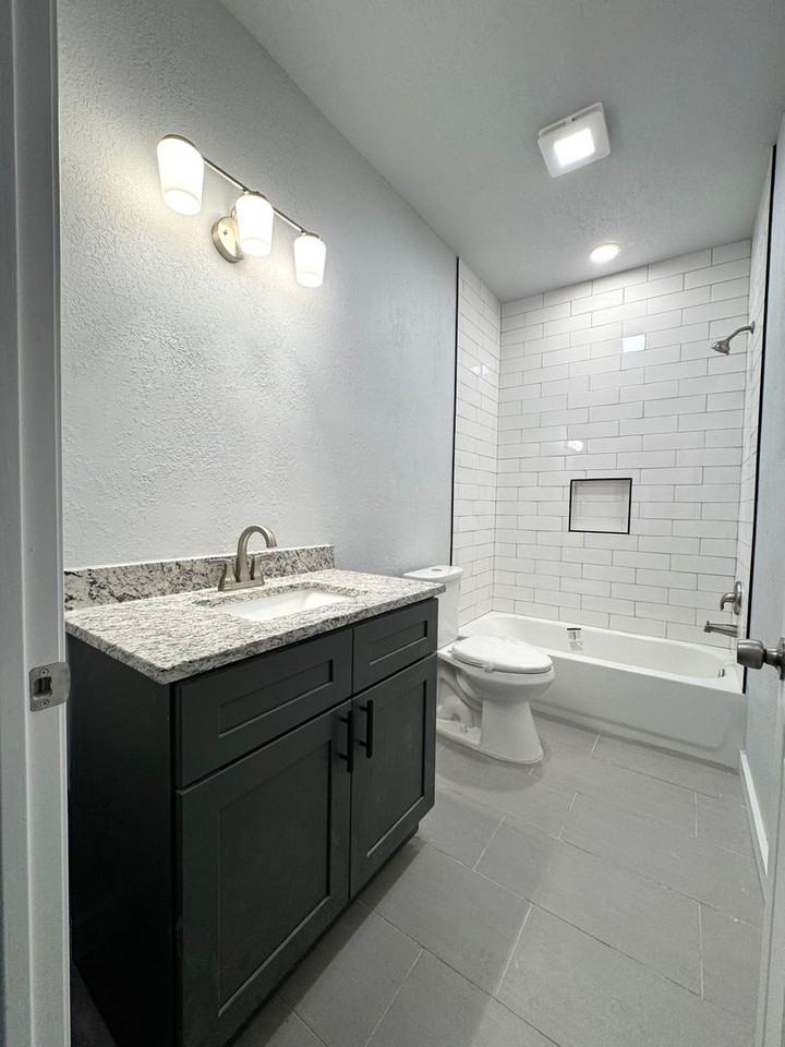 6308 N Boulder Ave - Photo 6 of 7