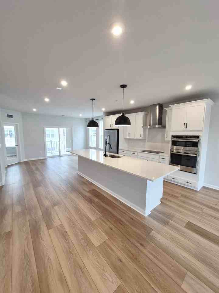 648 Brookwood Glen TerraceUnit B #1 - Photo 4 of 50