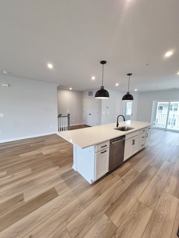 648 Brookwood Glen TerraceUnit B #1 - Photo 5 of 50
