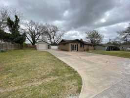 featured image of 113 Stull Ct #1