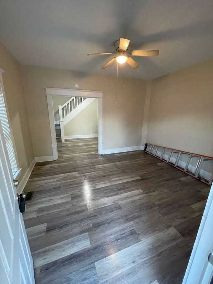 136 S 4th Ave #2 - Photo 2 of 17