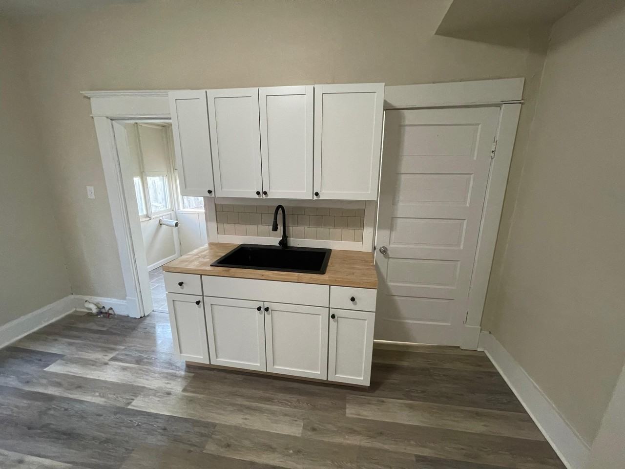 136 S 4th Ave #2 - Photo 6 of 17