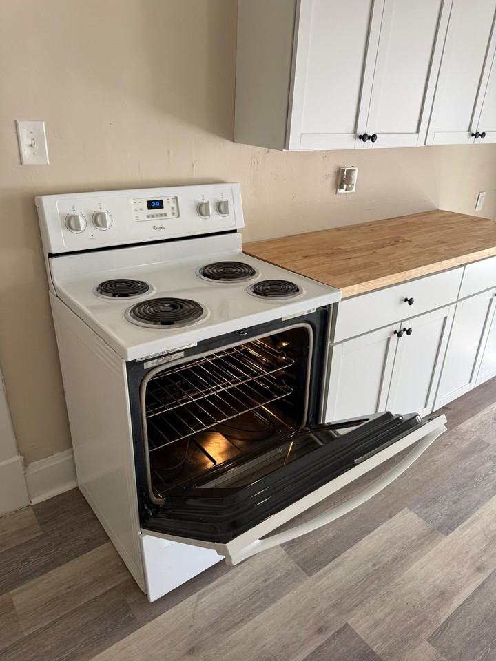 136 S 4th Ave #2 - Photo 7 of 17