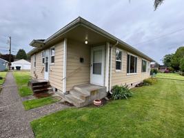featured image of 1034 18th Ave