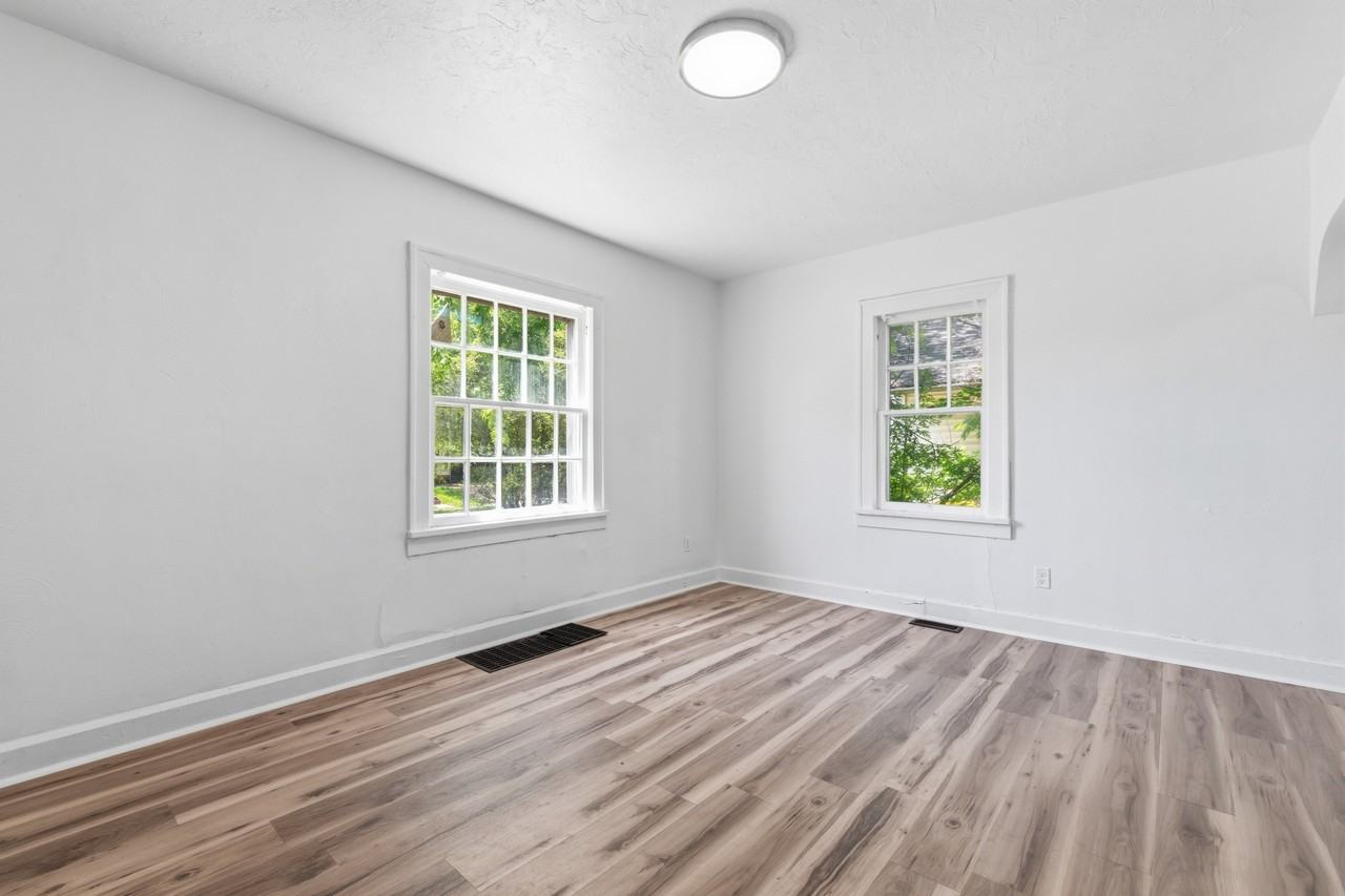 2442 Morton St #1 - Photo 4 of 22