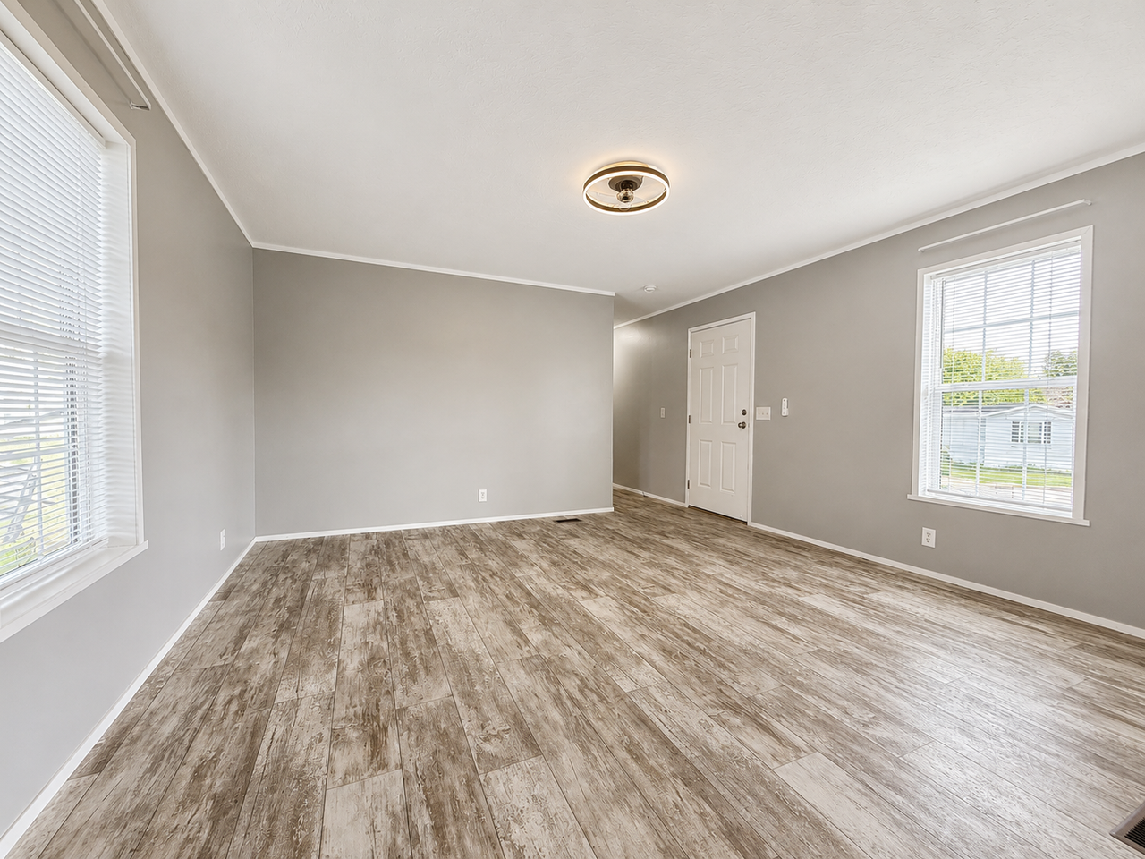 11827 Cascade Cir #4 - Photo 3 of 25