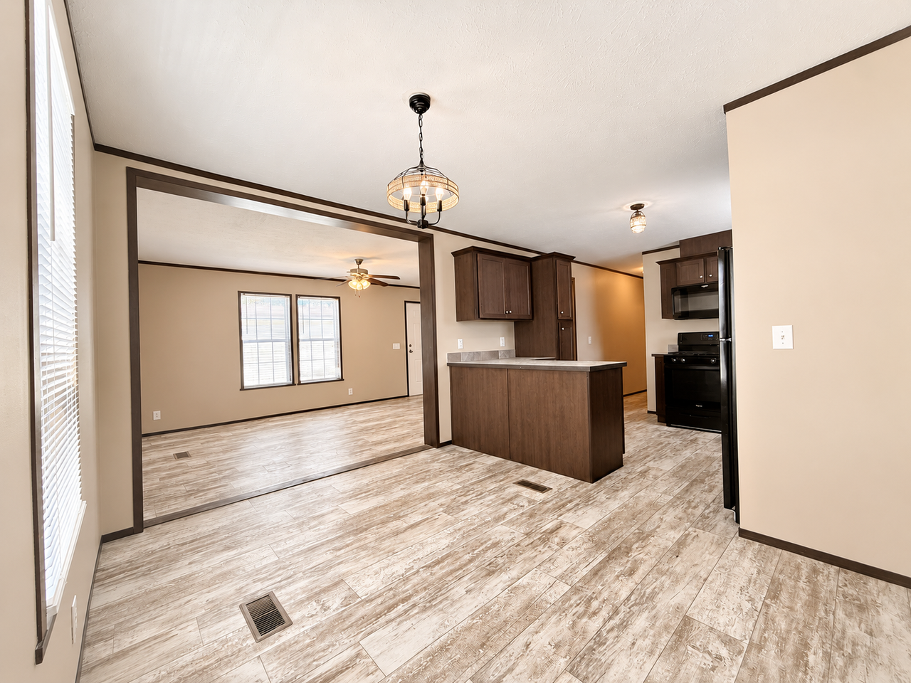 11747 Cascade Cir #92 - Photo 4 of 28