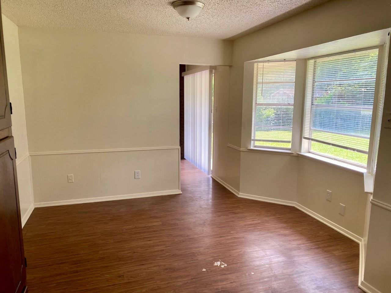 7513 Meadowbrook Dr - Photo 3 of 17