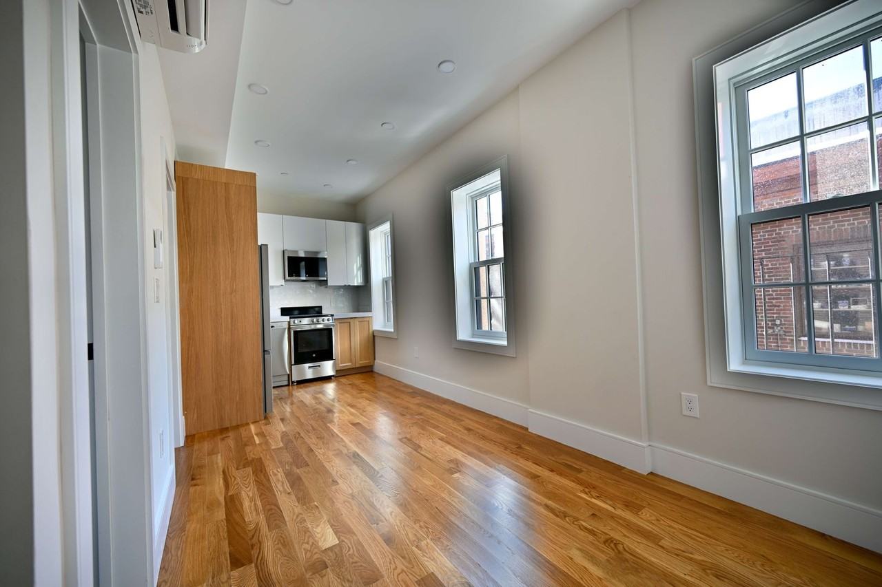 18D Winchester St - Photo 3 of 15