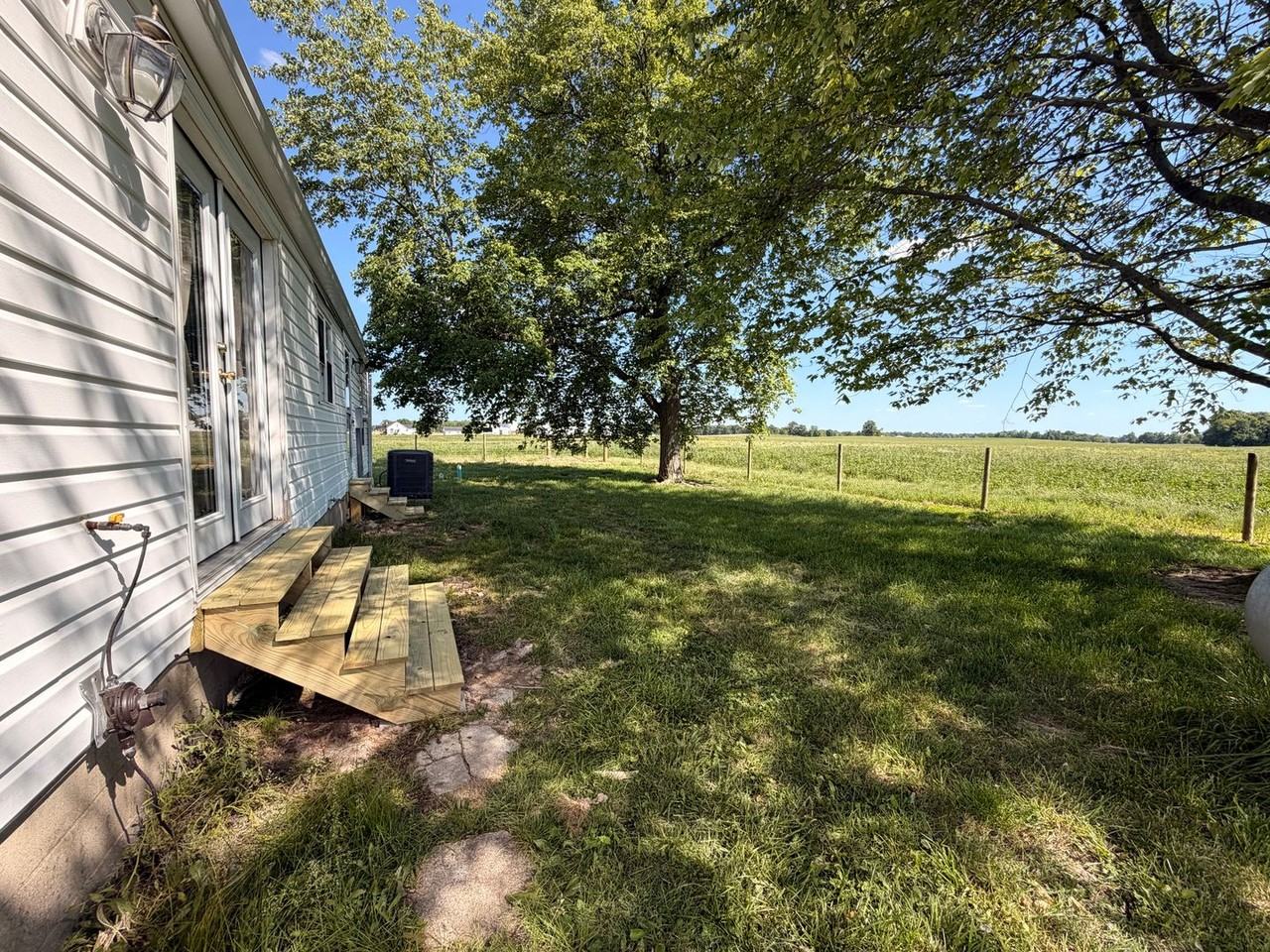 1405 Highway 150 Ne - Photo 4 of 9