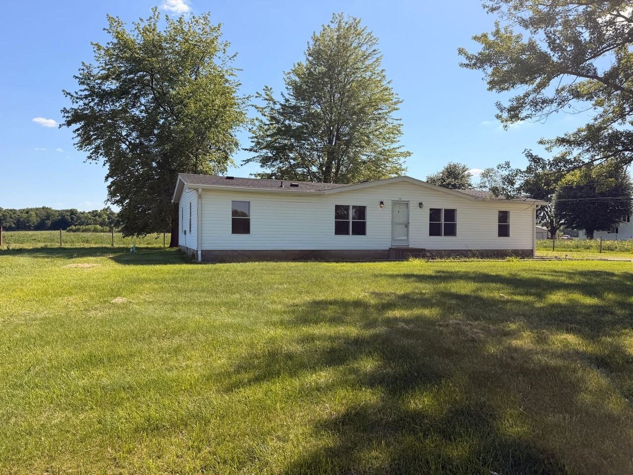 1405 Highway 150 Ne - Photo 5 of 9