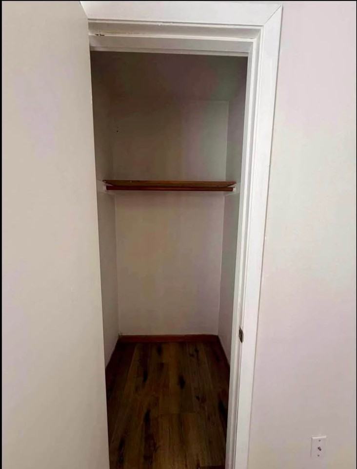 Pine Manor Apartments - Photo 4 of 7