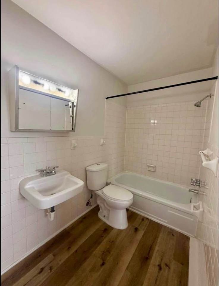 Pine Manor Apartments - Photo 5 of 7