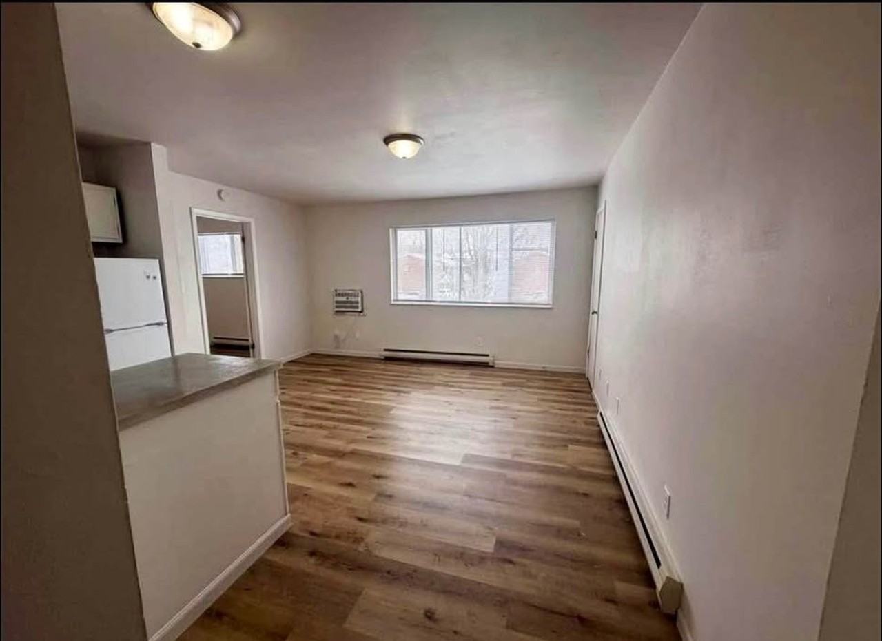 Pine Manor Apartments - Photo 7 of 7