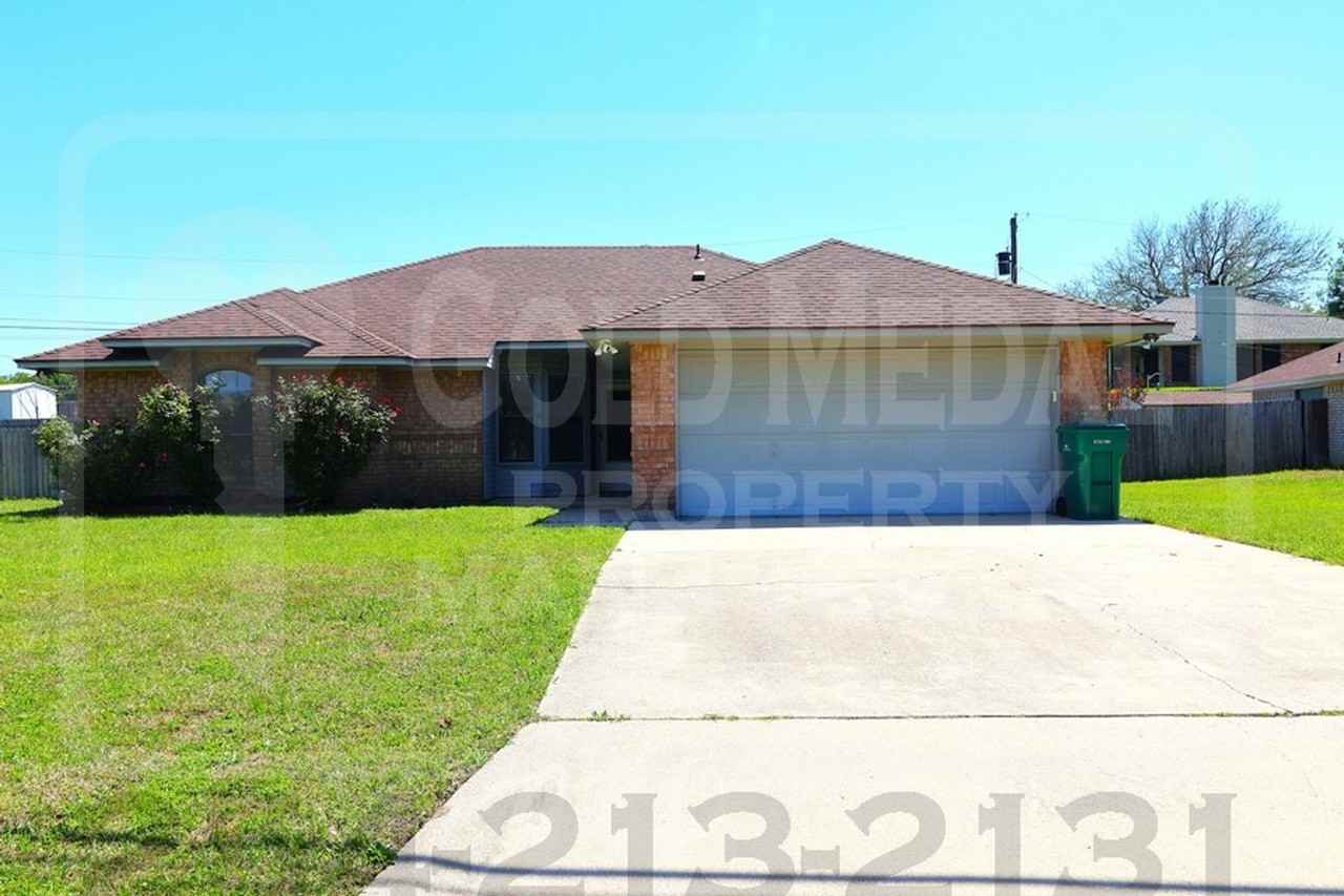 910 Frontier Trl - Photo 2 of 21