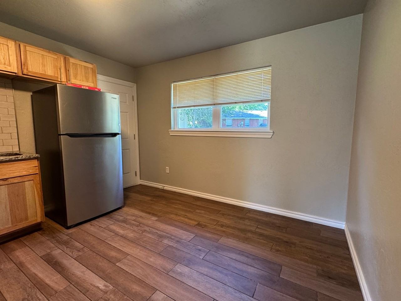 5813 Nw Elm Ave - Photo 6 of 15
