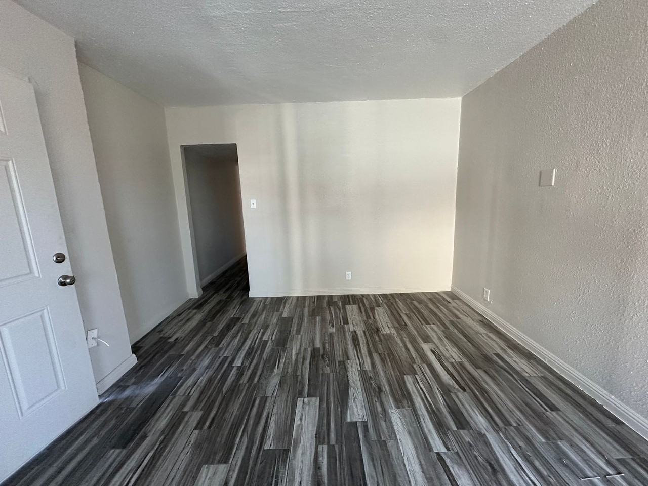 2105 Sunrise Ave. - Photo 4 of 30