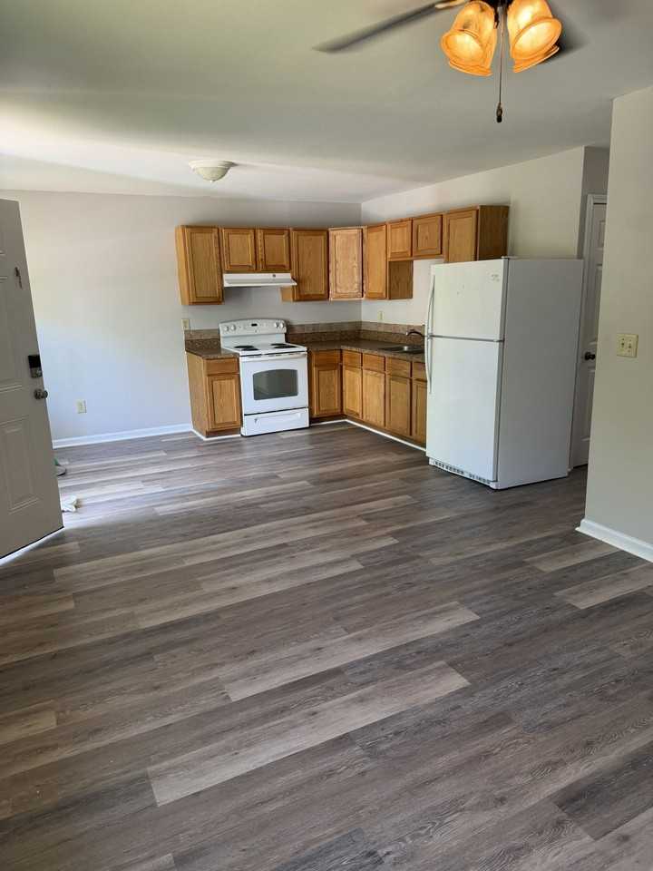 230 S Craige St - Photo 3 of 20