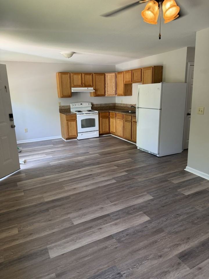 230 S Craige St - Photo 4 of 20