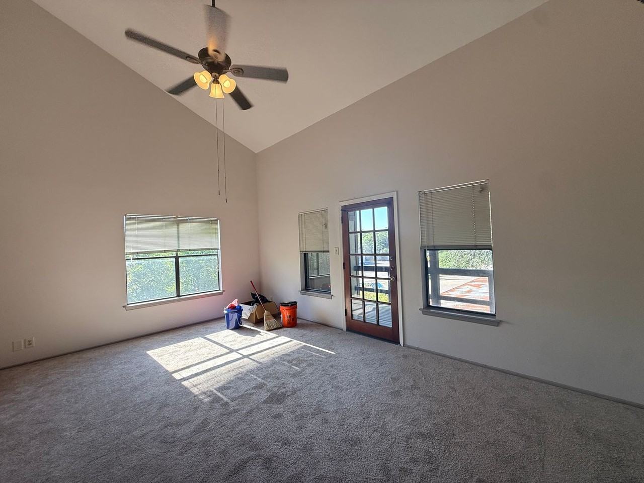 415 Albany St #F - Photo 3 of 15