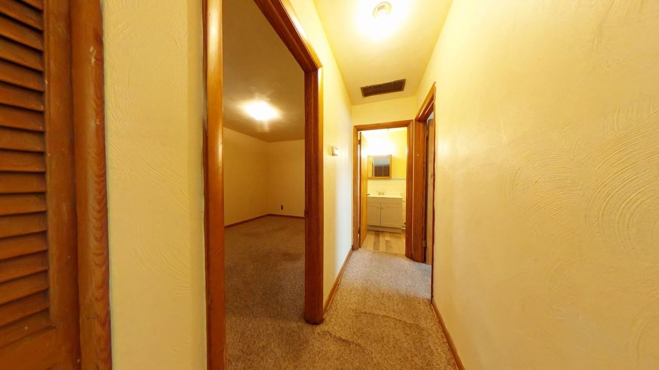 602 74th St - Photo 3 of 6