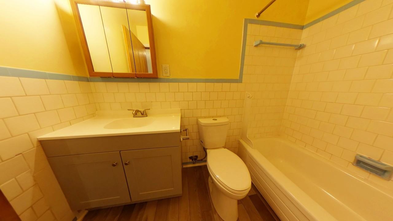 602 74th St - Photo 4 of 6