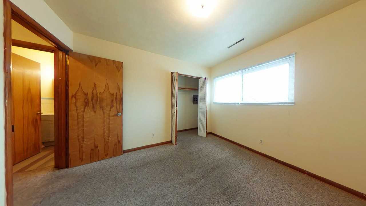 602 74th St - Photo 5 of 6