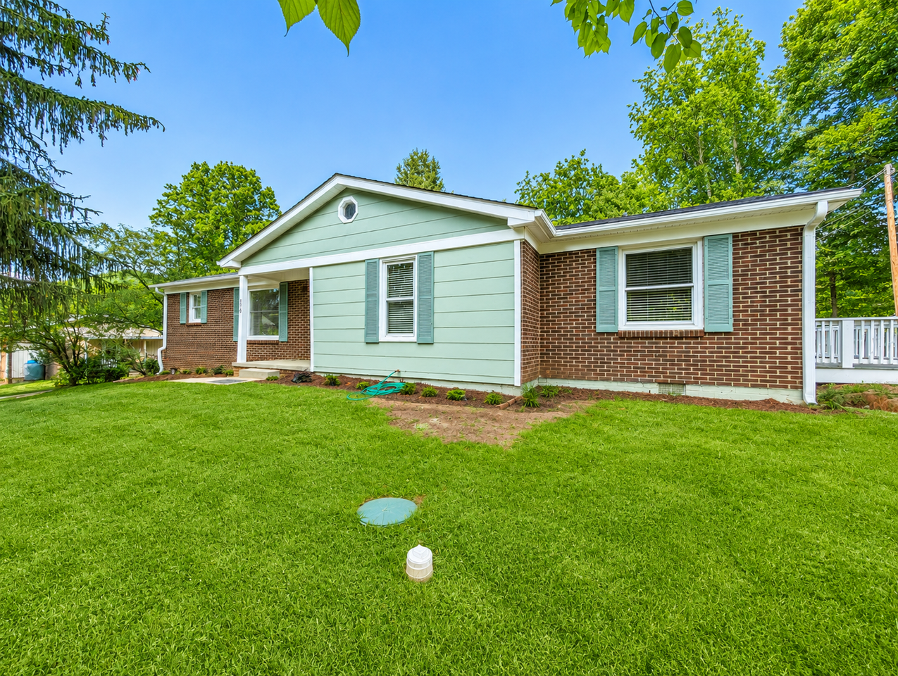 270 Youngs Cove Rd - Photo 2 of 17