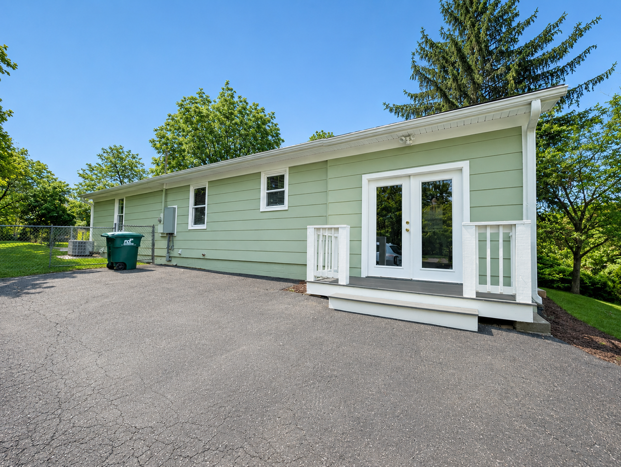 270 Youngs Cove Rd - Photo 4 of 17