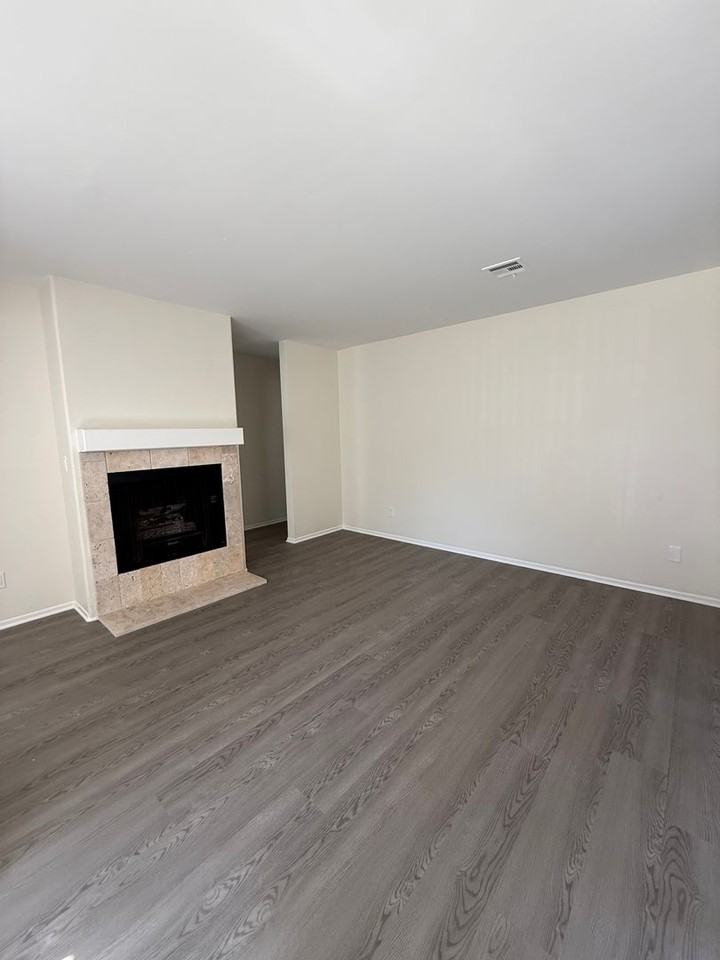 10371 Azuaga St - Photo 4 of 13