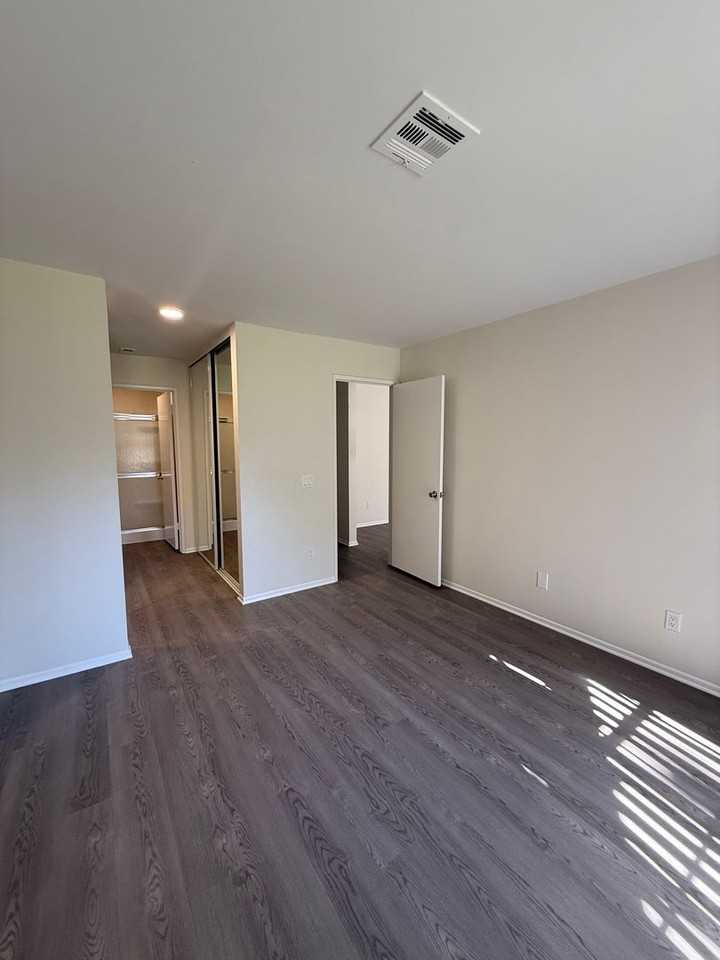 10371 Azuaga St - Photo 7 of 13