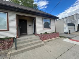 featured image of 1324 E Main St