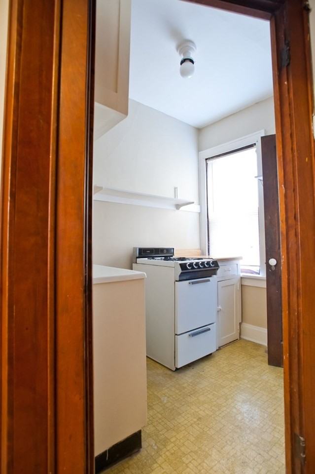 2429 N Murray Ave - Photo 5 of 8