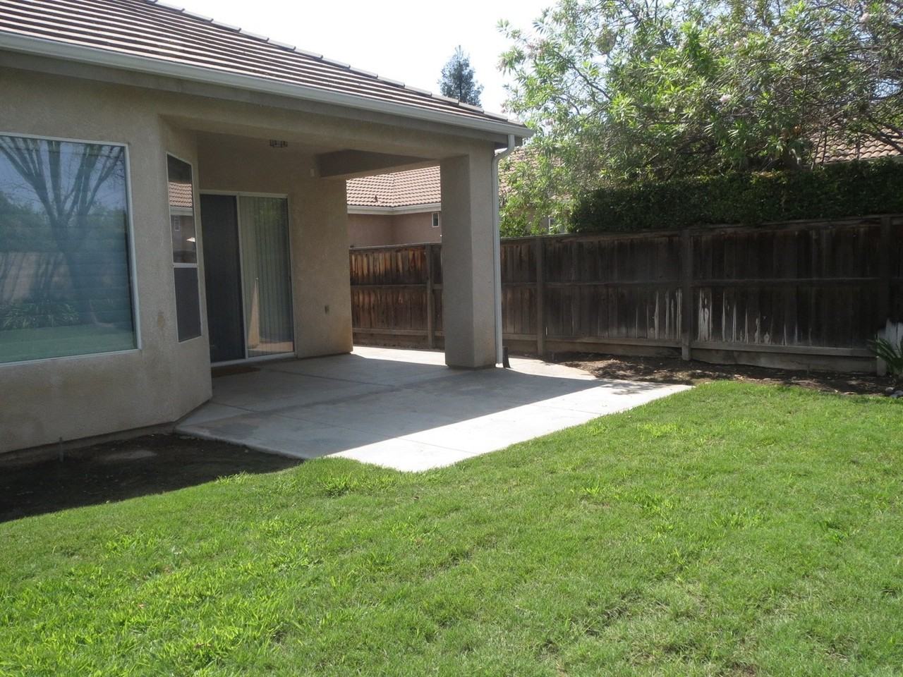 741 W Heritage Ave - Photo 3 of 18