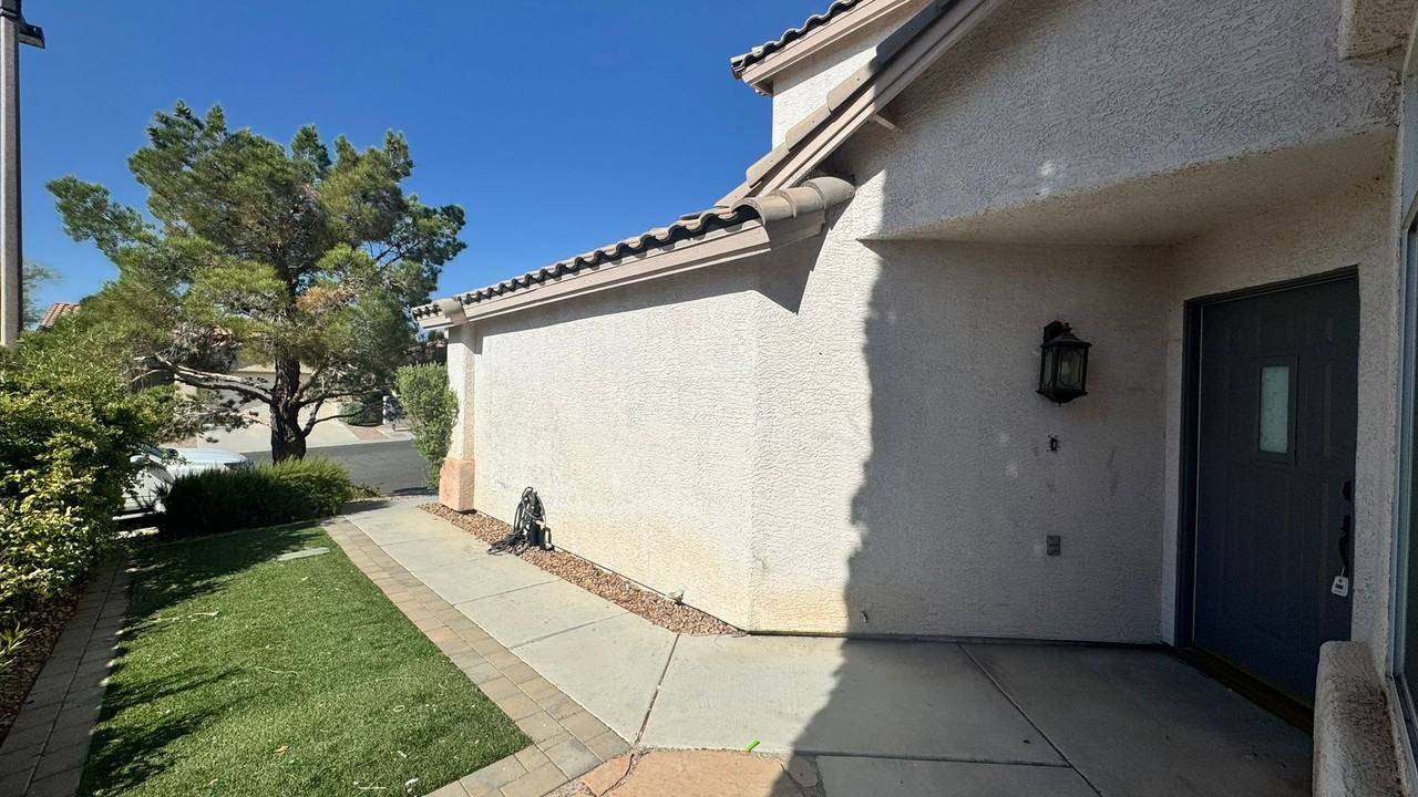 9716 Ridge Creek Pl - Photo 2 of 28