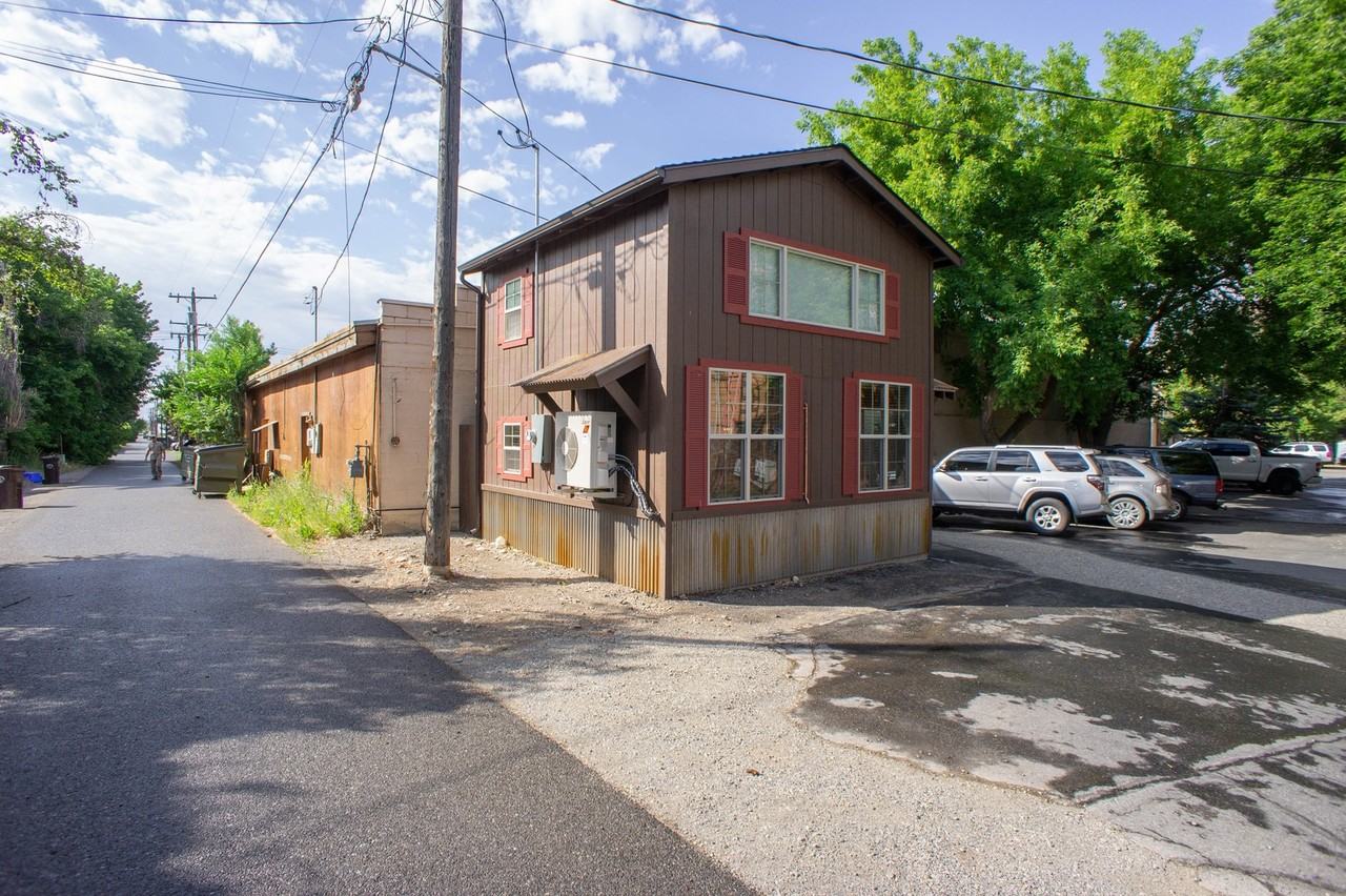 408 N Main St - Photo 2 of 11