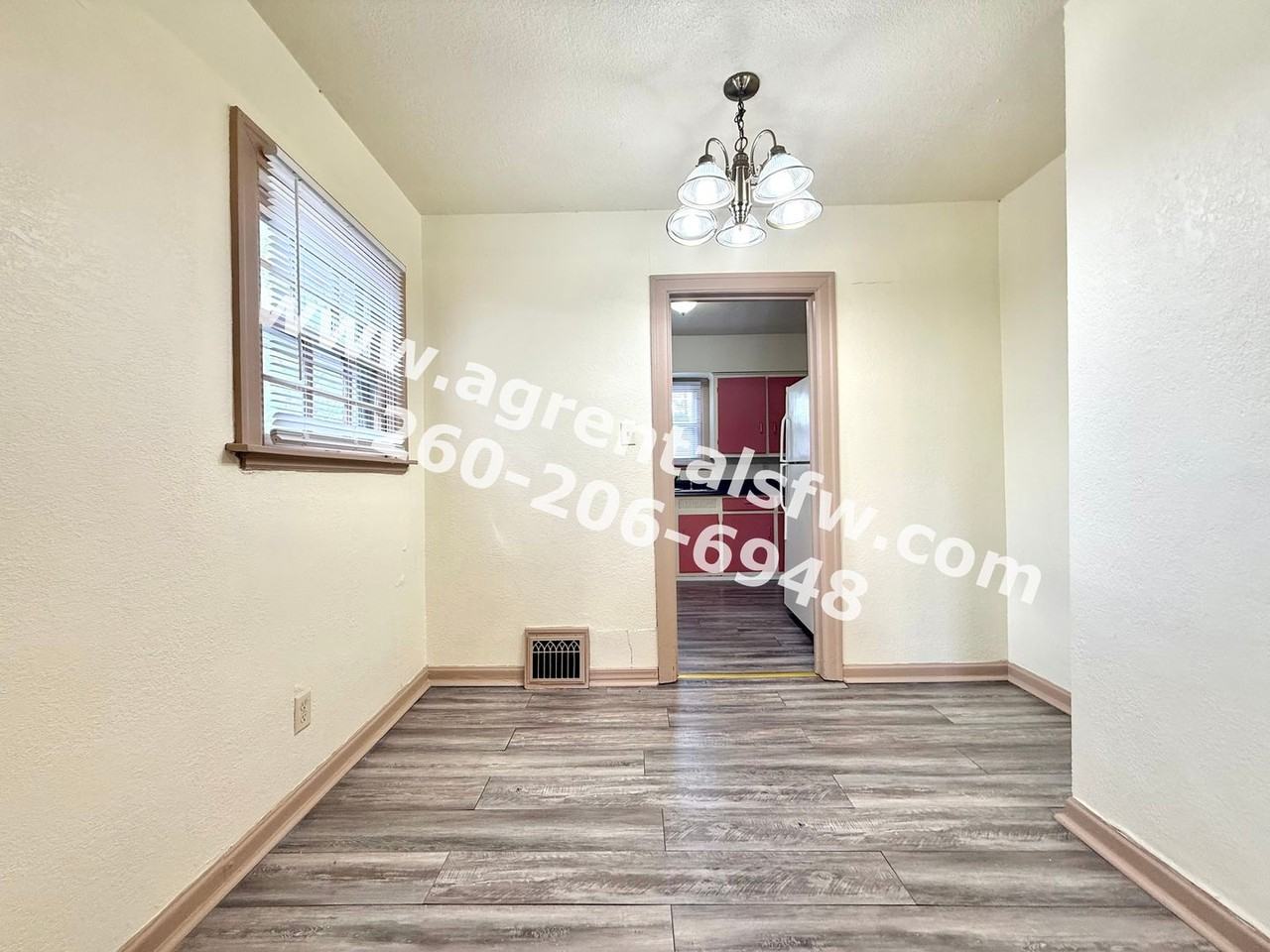 4018 S Clinton St - Photo 4 of 15