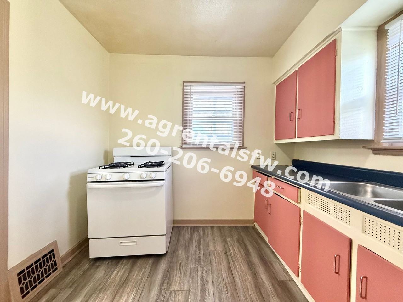 4018 S Clinton St - Photo 6 of 15