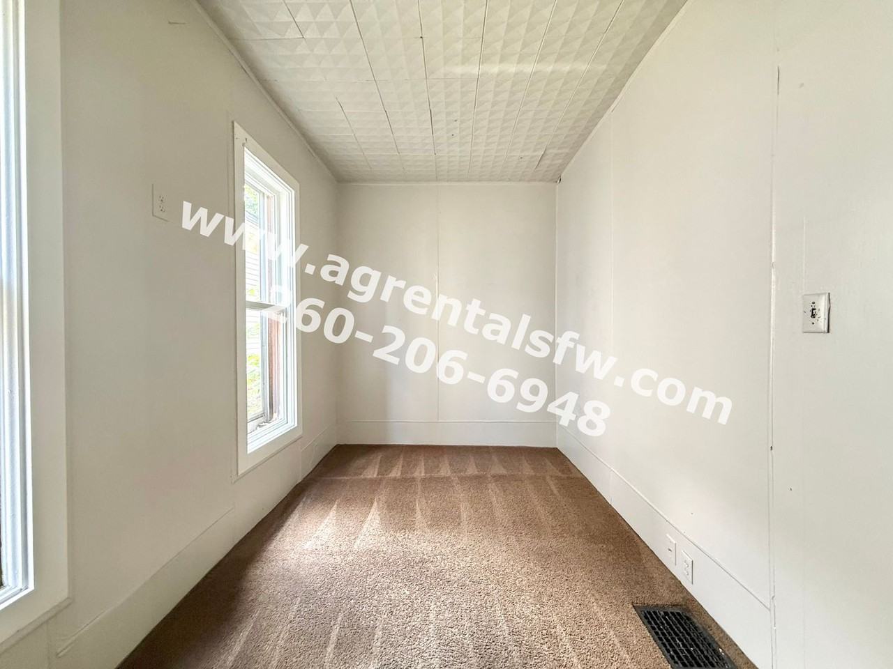 2430 Thompson Ave - Photo 6 of 17