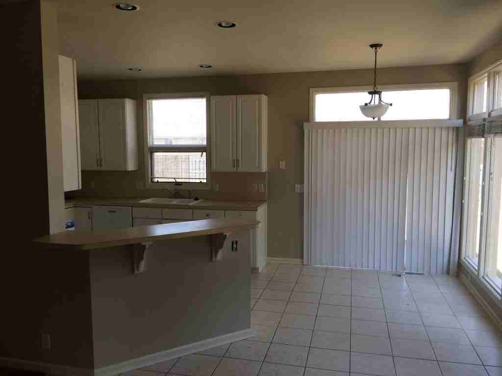 2610 Tulip Ln - Photo 6 of 9