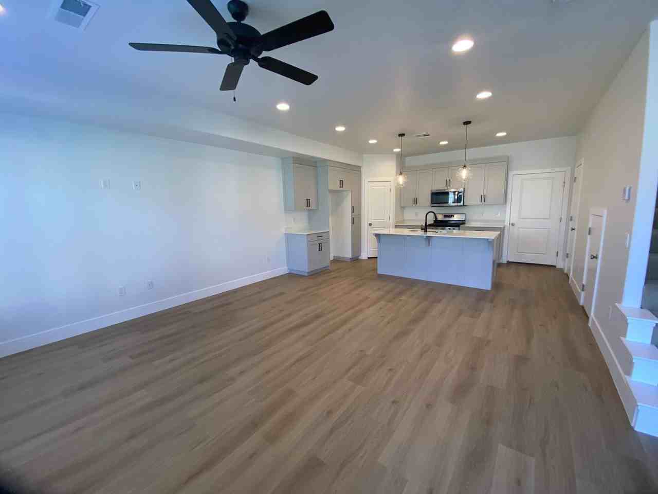 857 S Scarlet Oak Ln - Photo 2 of 15