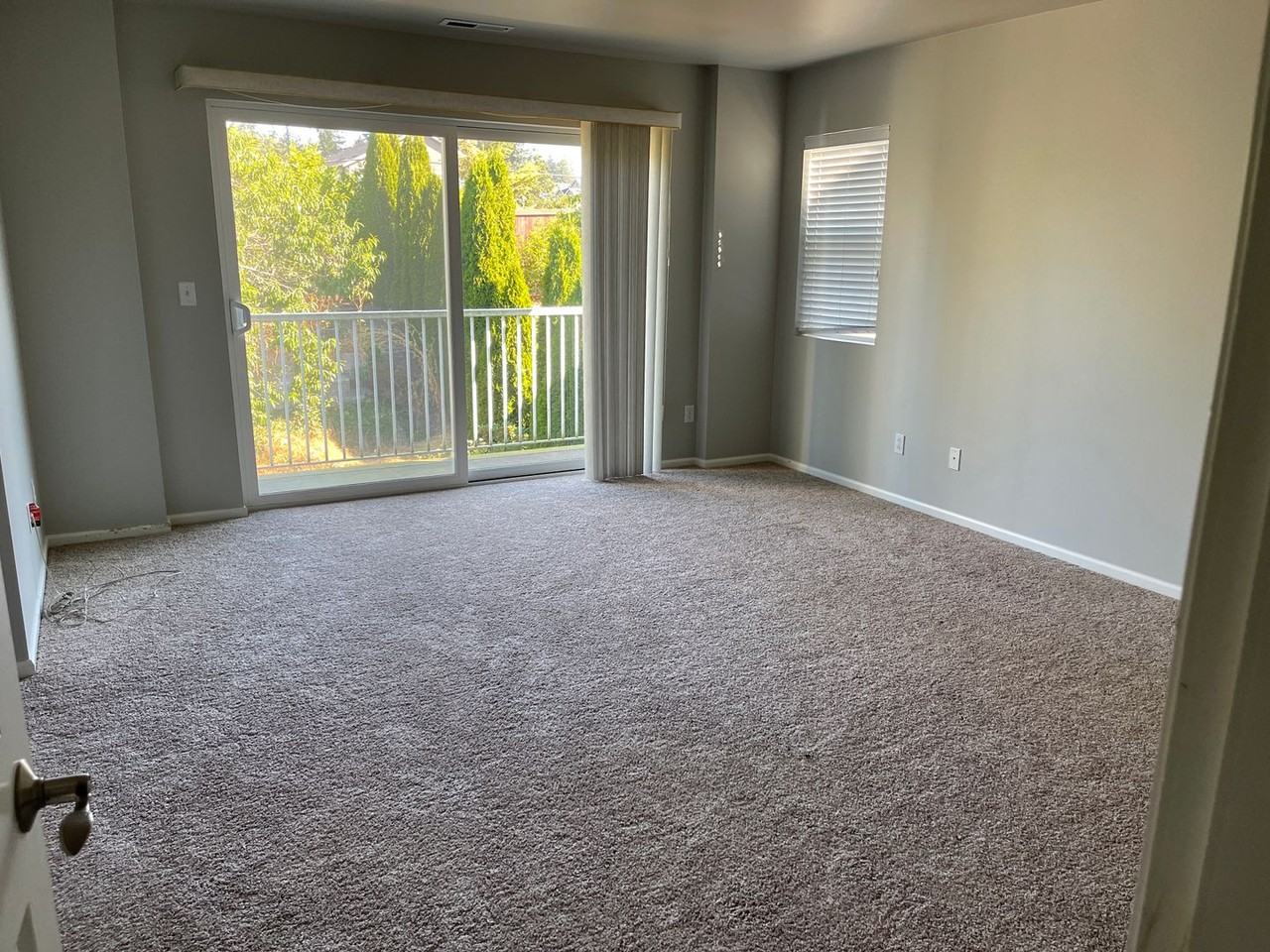 8425 28th St Ne - Photo 4 of 10