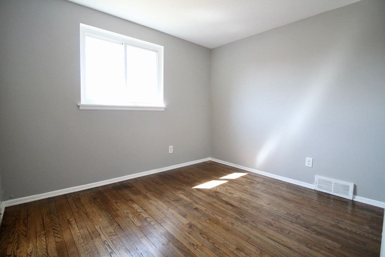 2363 Wilshire St - Photo 3 of 26