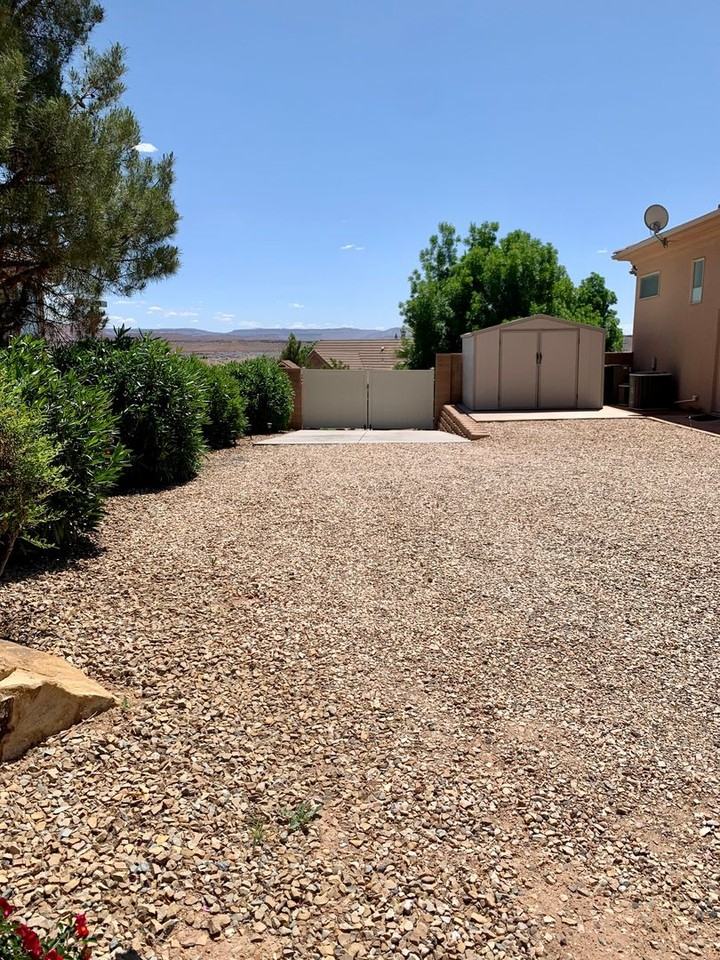 2276 Greystone Dr - Photo 4 of 22