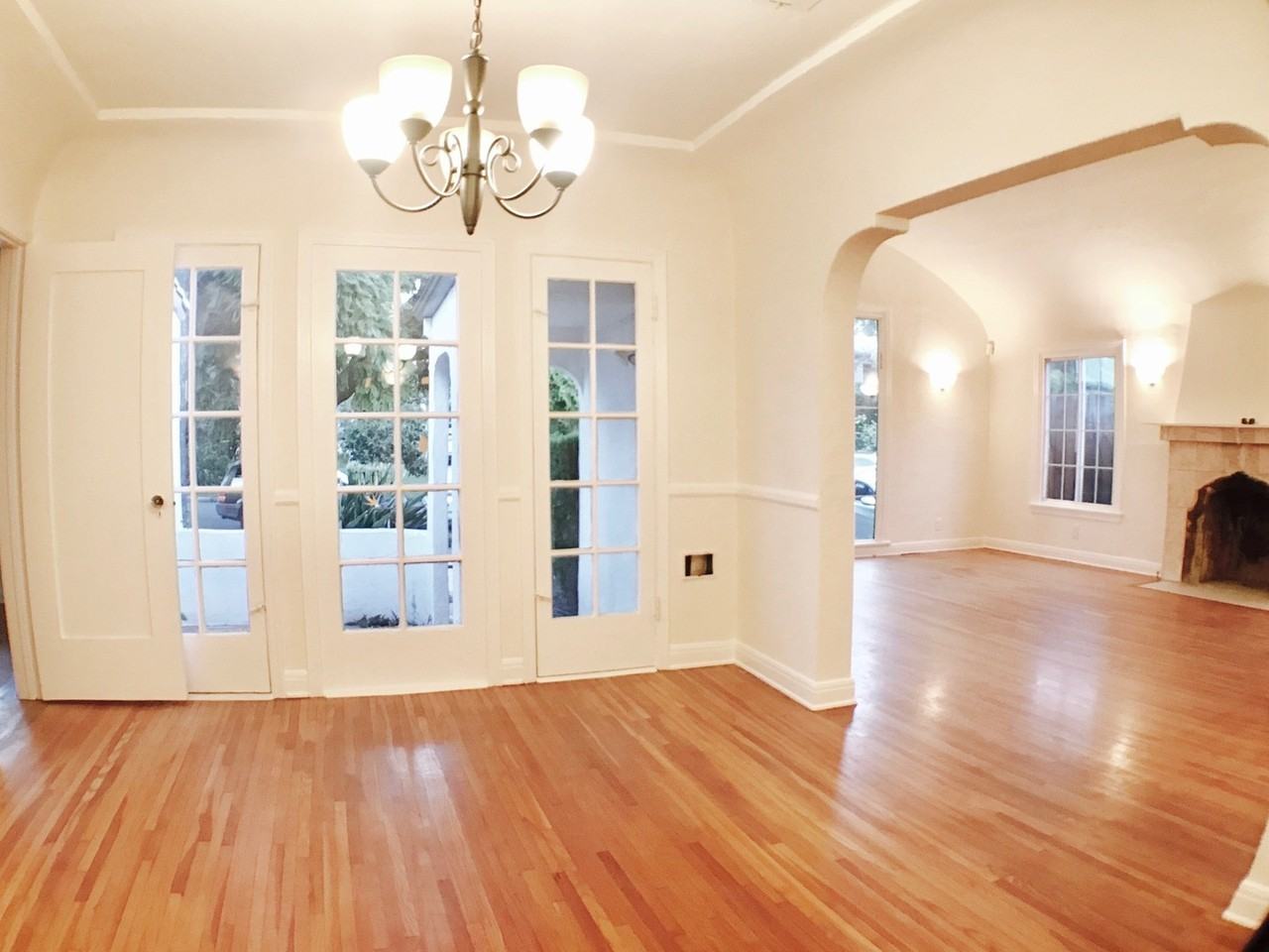 363 N Alfred St - Photo 4 of 18