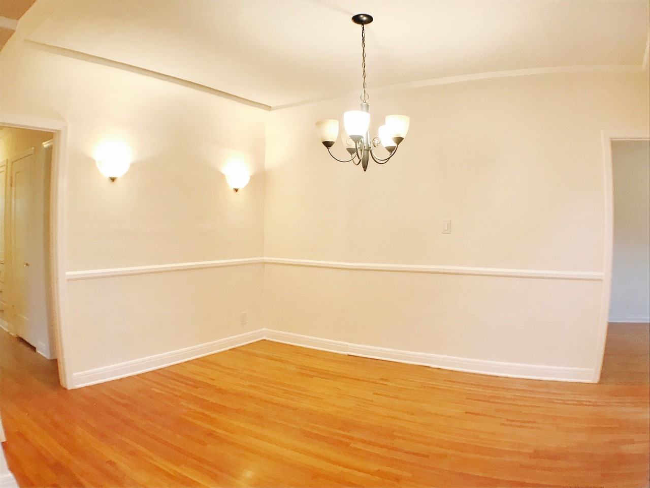 363 N Alfred St - Photo 5 of 18