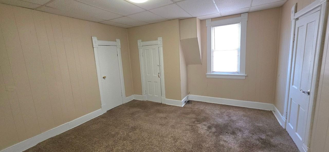 808 W Webster St - Photo 4 of 8
