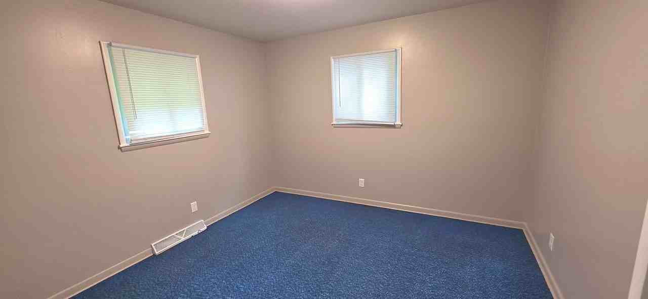 1951 S Plaza Ave - Photo 3 of 10